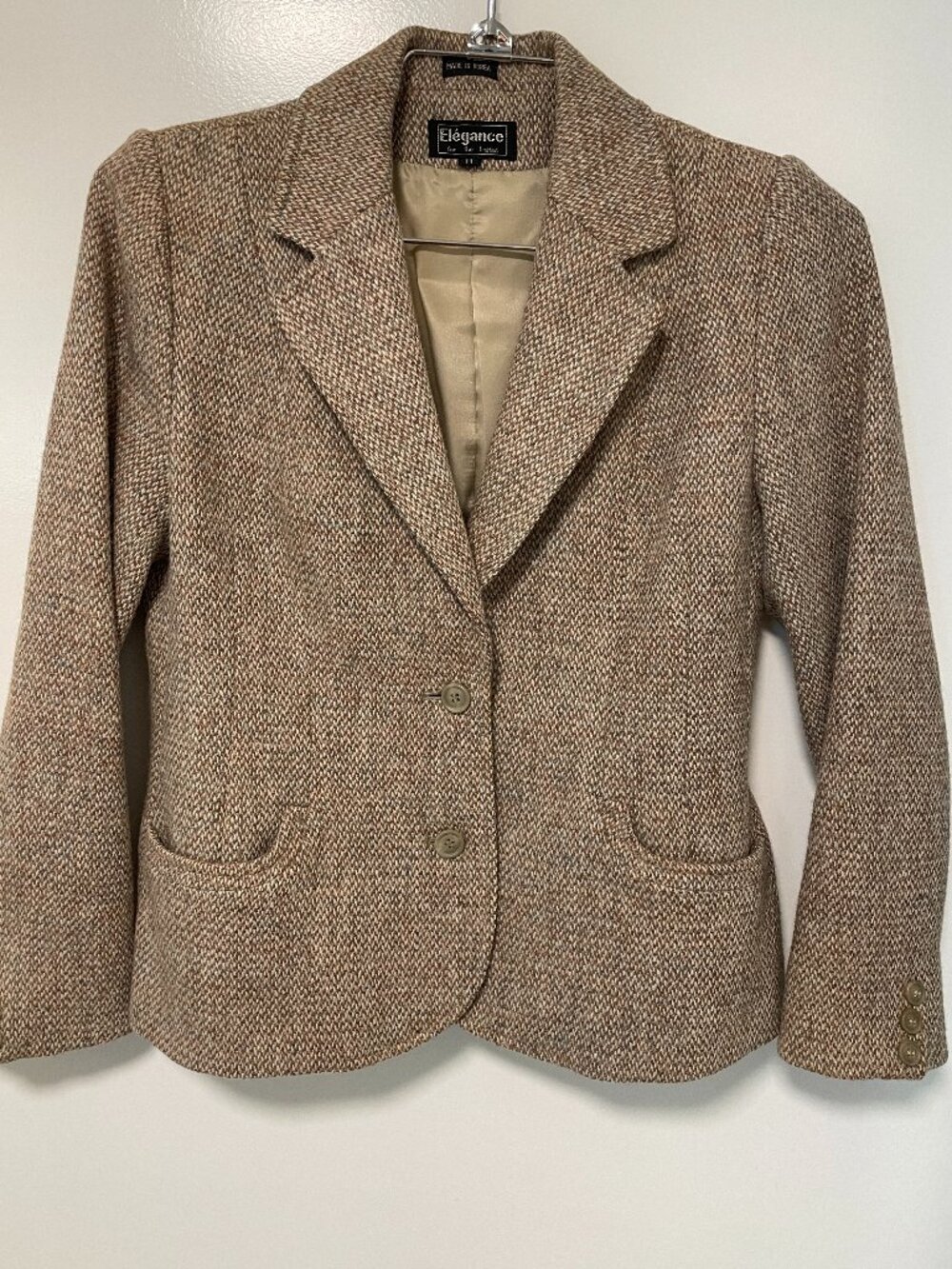 Vintage1980’s Elegance Harris Tweed Women's Herringbone Tweed Blazer Jacket.